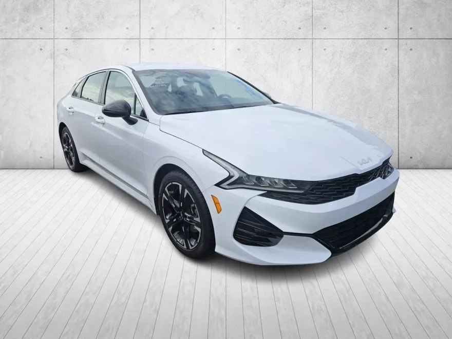2024 Kia K5 GT-Line photo 1
