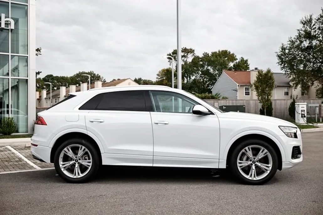2023 Audi Q8 55 Premium photo 1