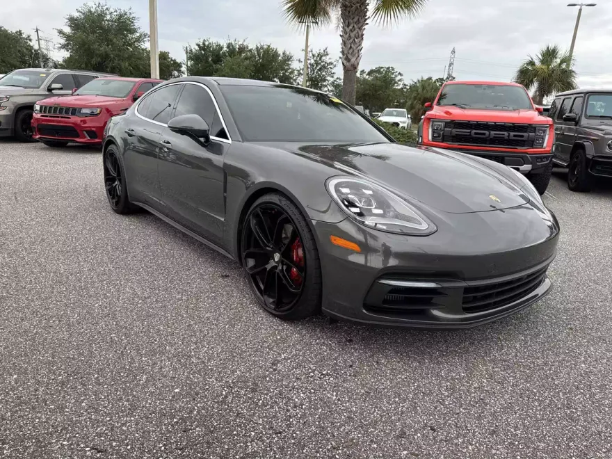 2018 Porsche Panamera 4S photo 1