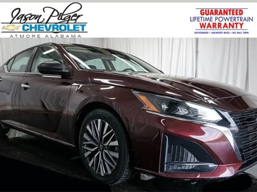 2024 Nissan Altima SV photo 1