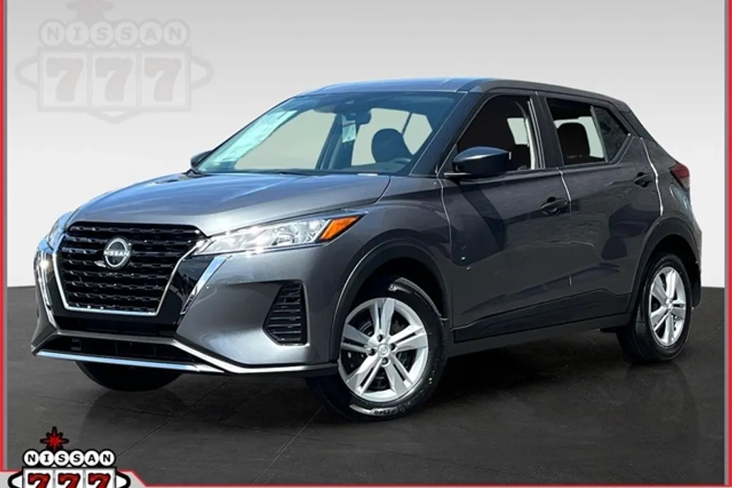 2025 Nissan Kicks Play S photo 1