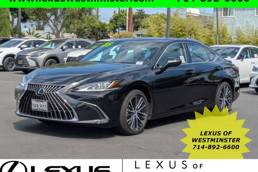 2025 Lexus ES 300h photo 1