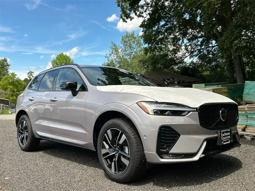 2026 Volvo XC60 B5 Plus photo 1