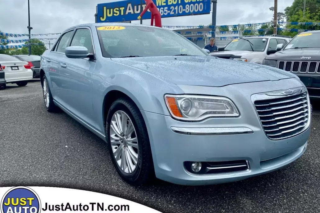 2013 Chrysler 300 Base photo 1