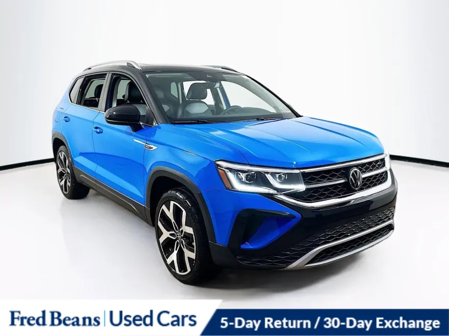 2023 Volkswagen Taos SEL photo 1