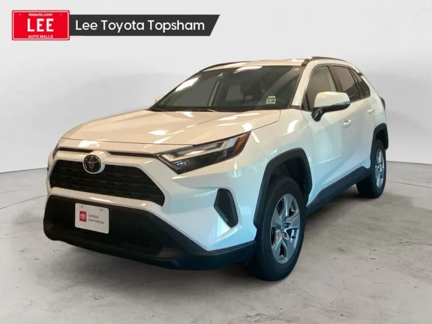 2024 Toyota RAV4 XLE photo 1