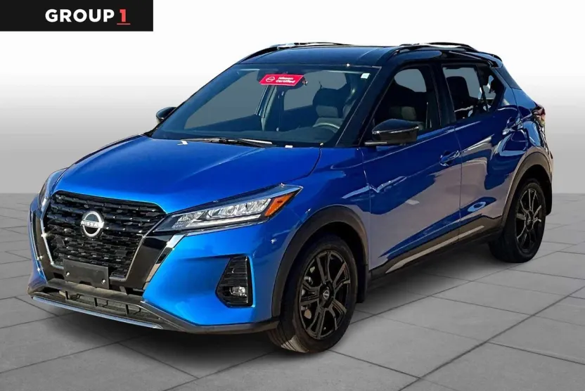 2024 Nissan Kicks SR photo 1