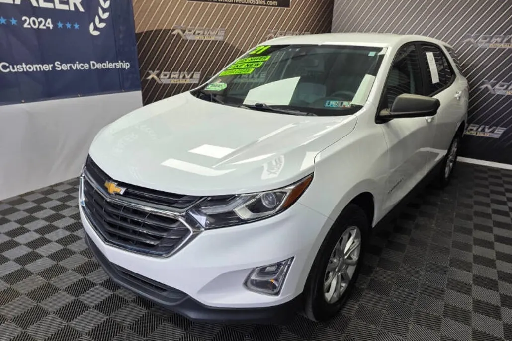 2021 Chevrolet Equinox LS photo 1