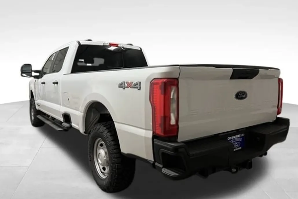 2025 Ford F-250 photo 1