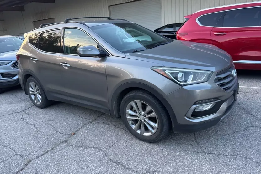 2018 Hyundai Santa Fe Sport 2.0T photo 1