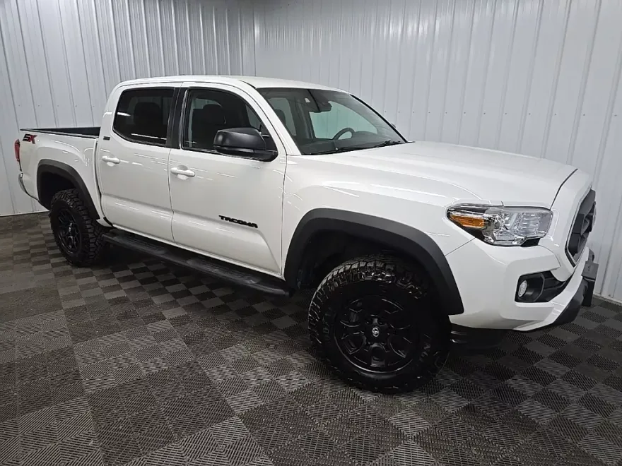 2023 Toyota Tacoma SR5 V6 photo 1