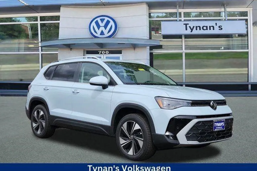 2025 Volkswagen Taos SE photo 1