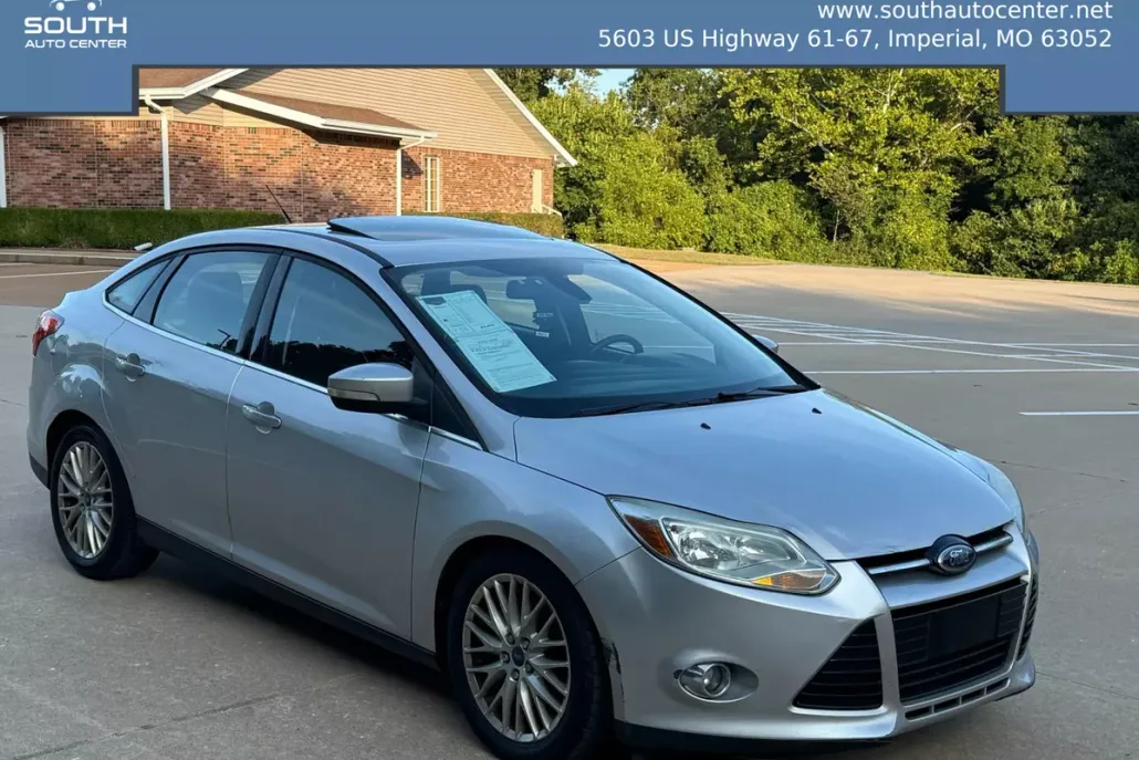2012 Ford Focus SEL Sedan photo 1