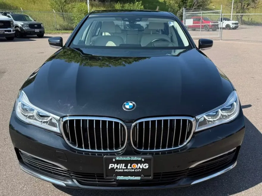 2018 Bmw 750i / B7 xDrive Sedan photo 1