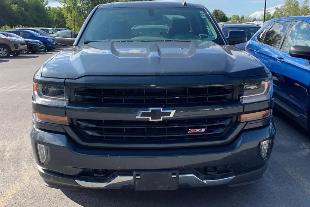 2017 Chevrolet Silverado 1500 LT photo 1