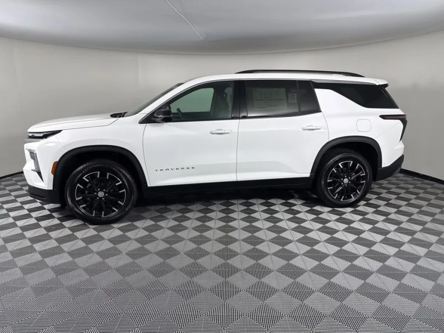 2025 Chevrolet Traverse photo 1