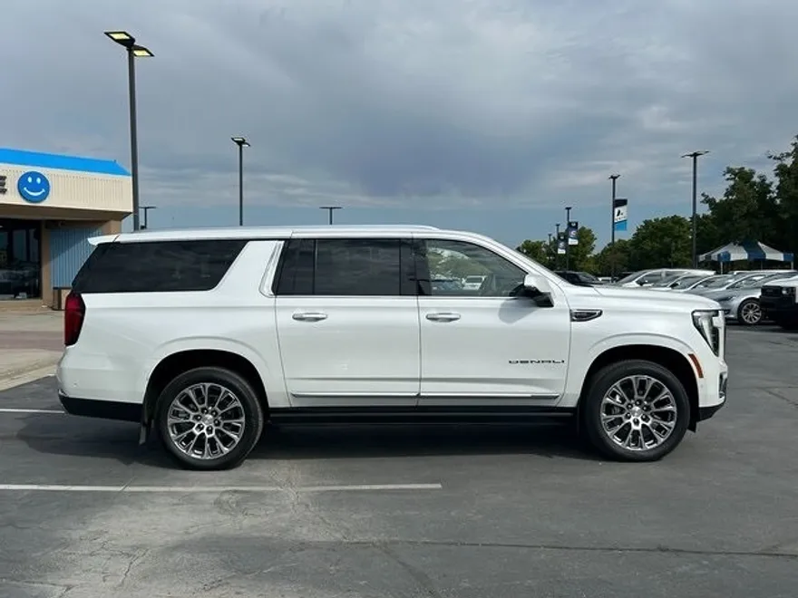 2025 Gmc Yukon XL Denali photo 1
