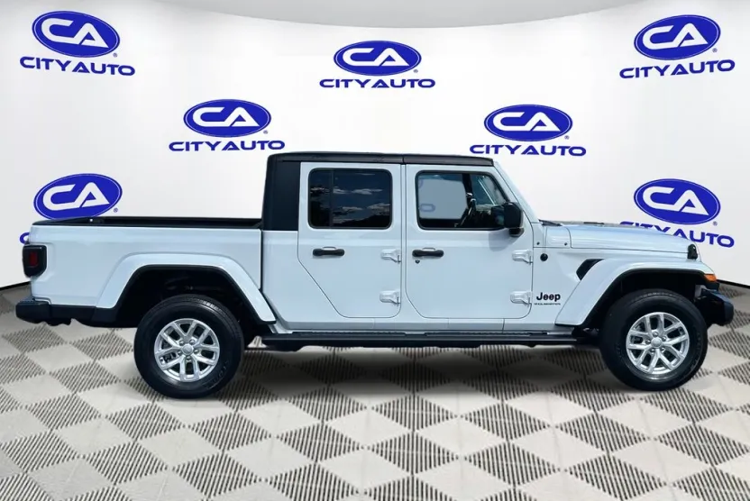 2023 Jeep Gladiator Sport S photo 1