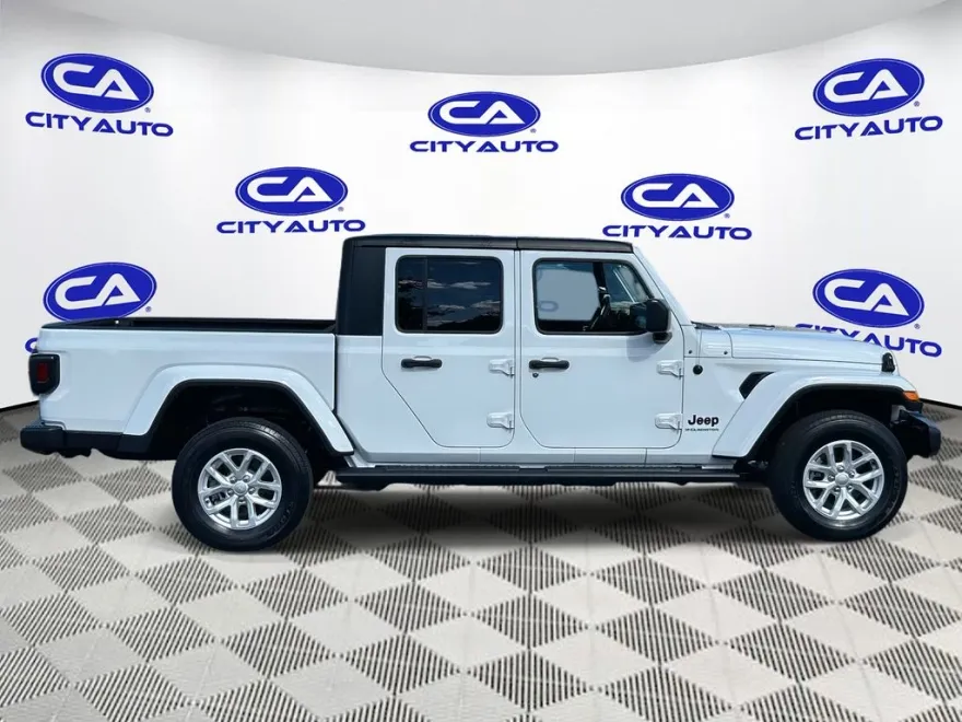 2023 Jeep Gladiator Sport S photo 1