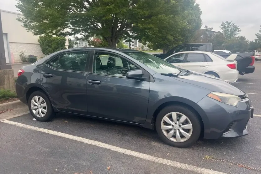 2016 Toyota Corolla L photo 1