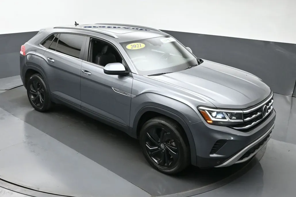 2021 Volkswagen Atlas Cross Sport V6 SE Technology photo 1