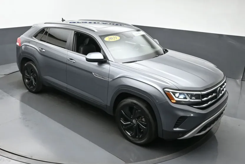 2021 Volkswagen Atlas Cross Sport V6 SE Technology photo 1