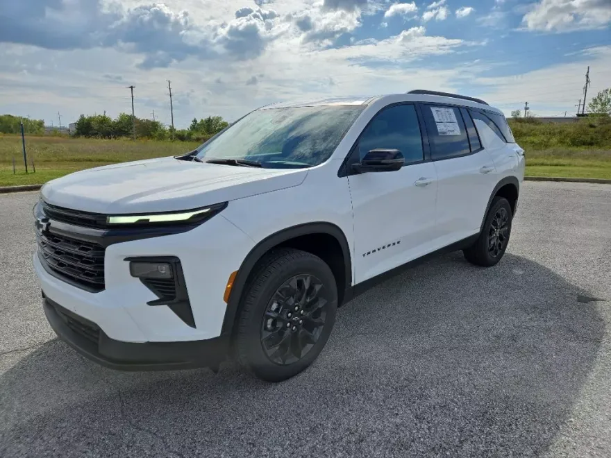 2026 Chevrolet Traverse photo 1