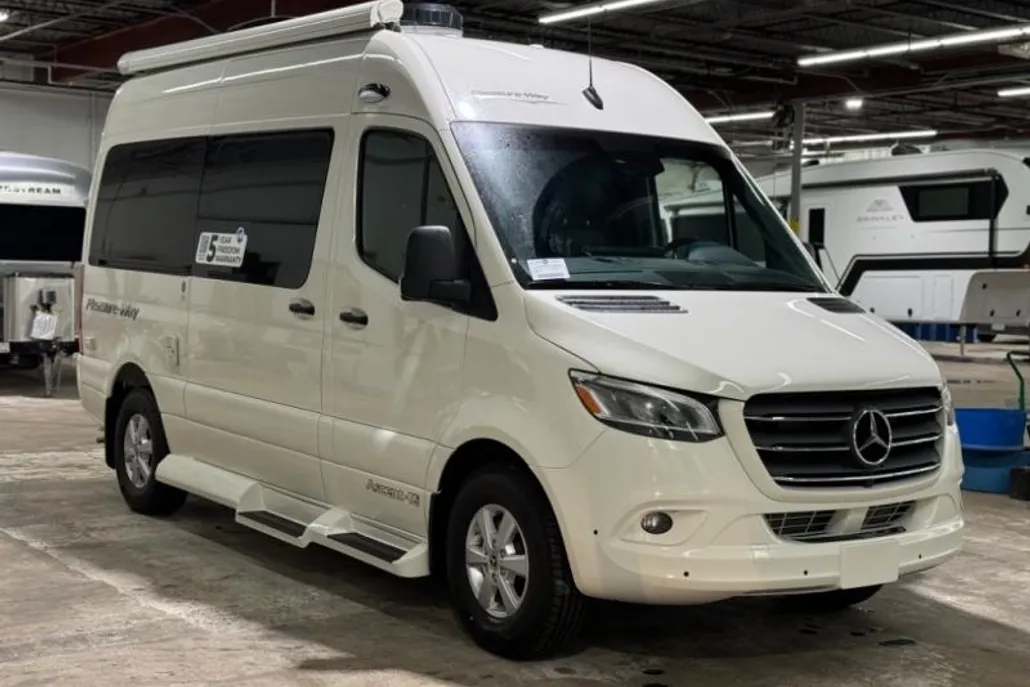 2024 Mercedes Benz Sprinter 2500 photo 1