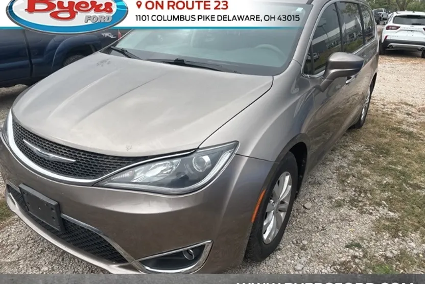 2018 Chrysler Pacifica Touring Plus photo 1