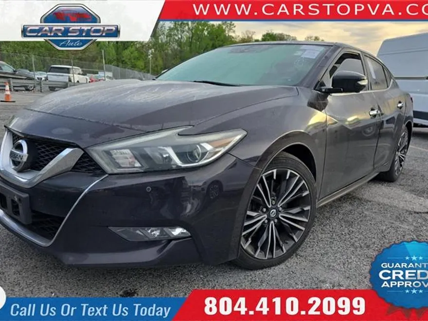 2012 Toyota Camry SE photo 1