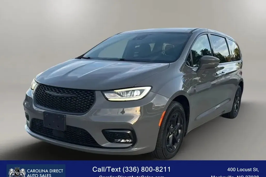 2022 Chrysler Pacifica Hybrid Touring L photo 1