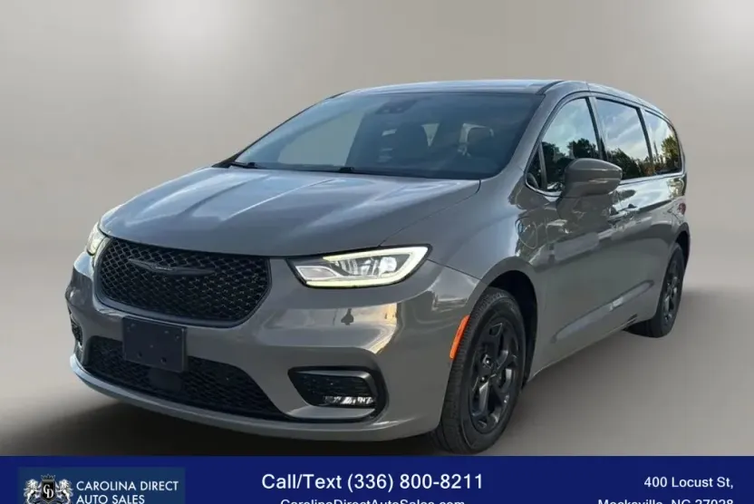 2022 Chrysler Pacifica Hybrid Touring L photo 1