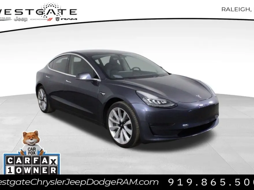 2020 Tesla Model 3 Long Range photo 1