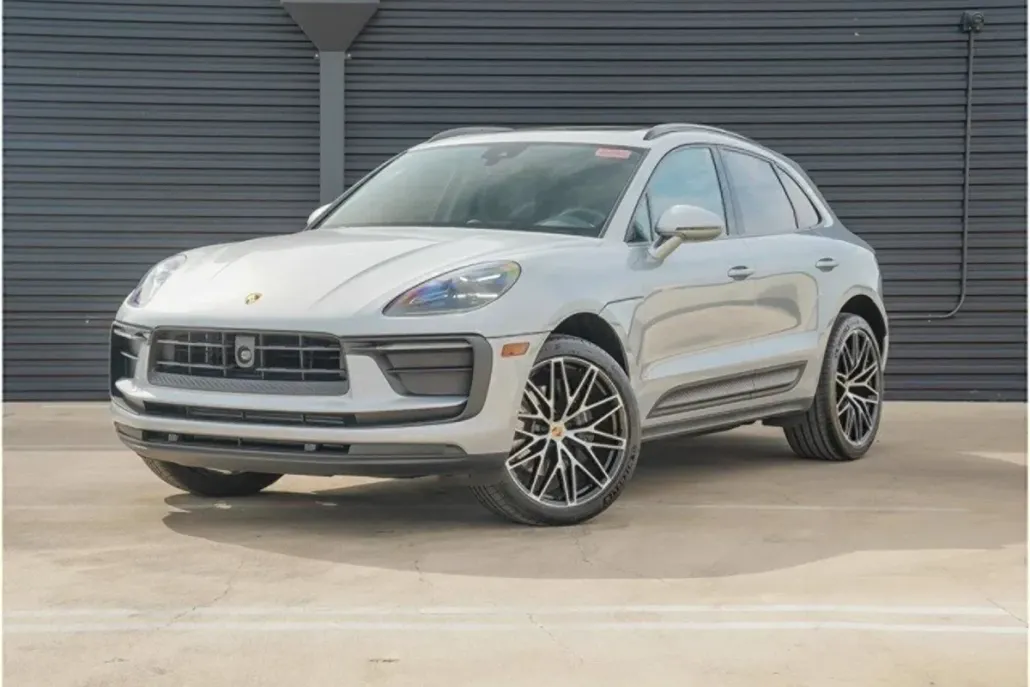 2025 Porsche Macan Base photo 1