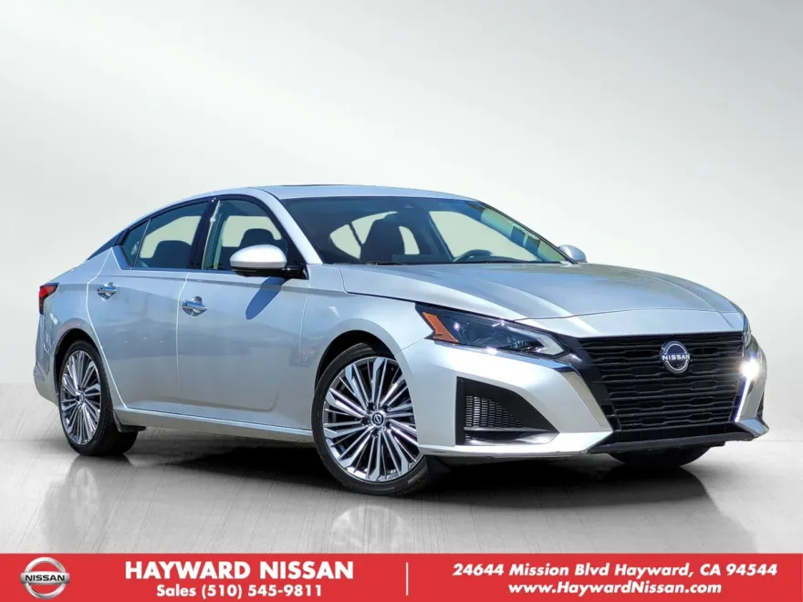 2023 Nissan Altima 2.5 SL photo 1