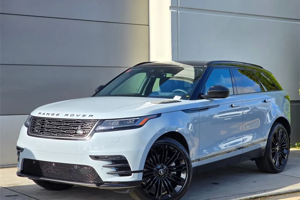 2026 Land Rover Range Rover Velar SE photo 1