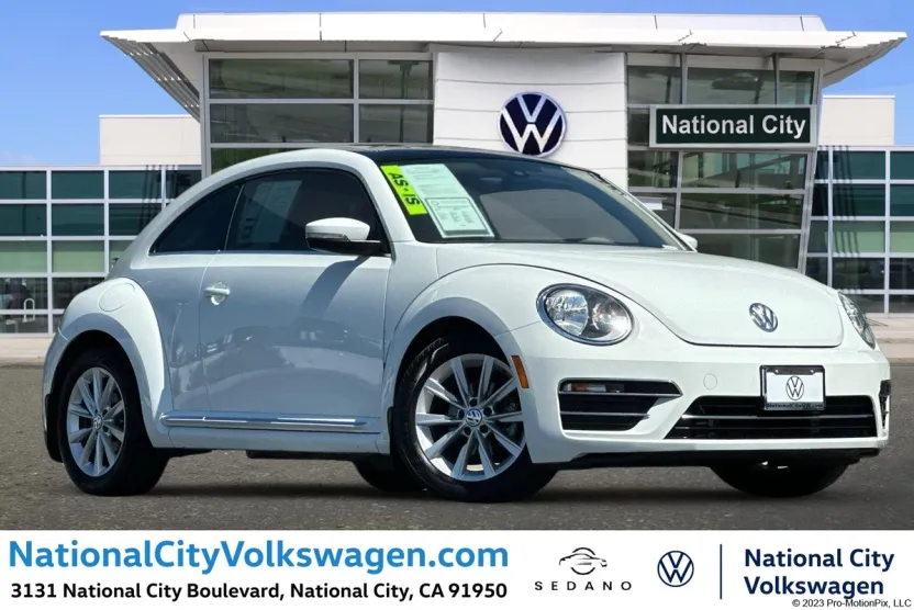 2018 Volkswagen Beetle SE photo 1