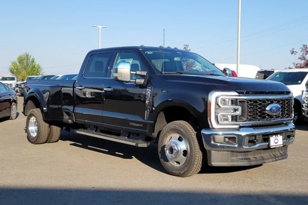 2025 Ford F-350 photo 1