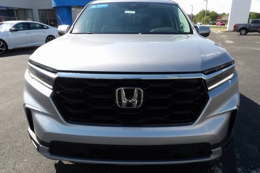 2024 Honda Pilot Touring photo 1