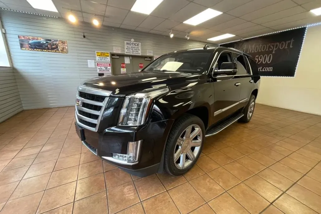2018 Cadillac Escalade Luxury photo 1