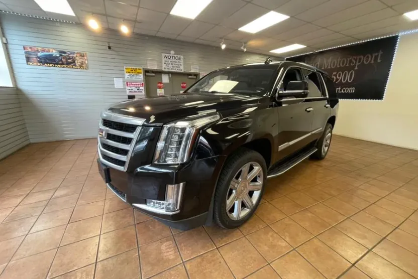 2018 Cadillac Escalade Luxury photo 1