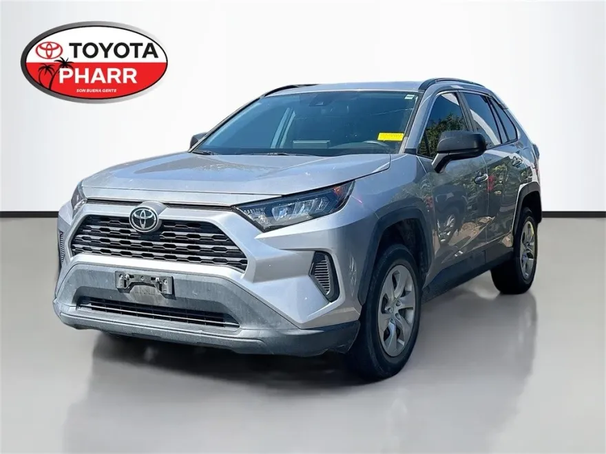 2021 Toyota RAV4 LE photo 1