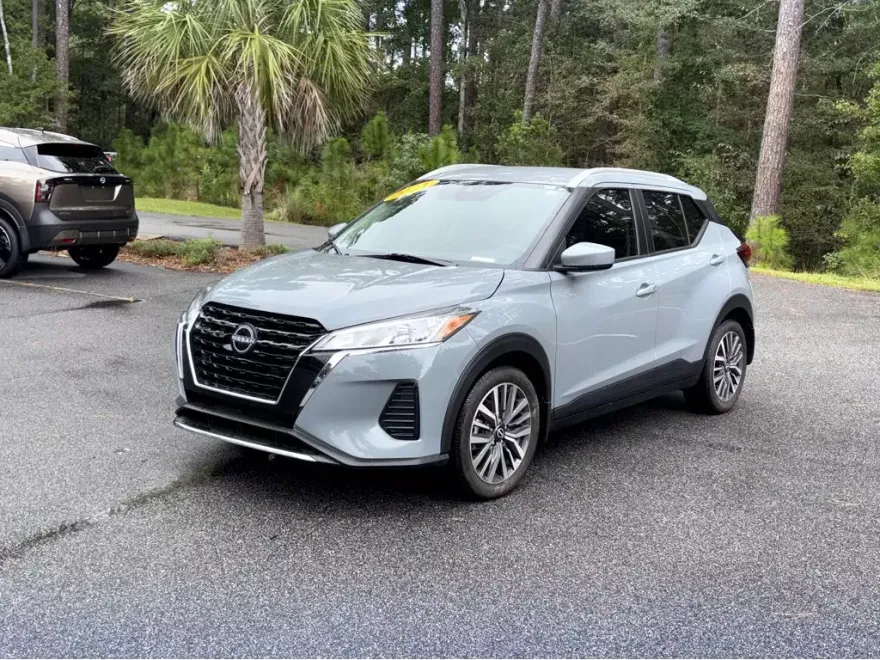2023 Nissan Kicks SV photo 1