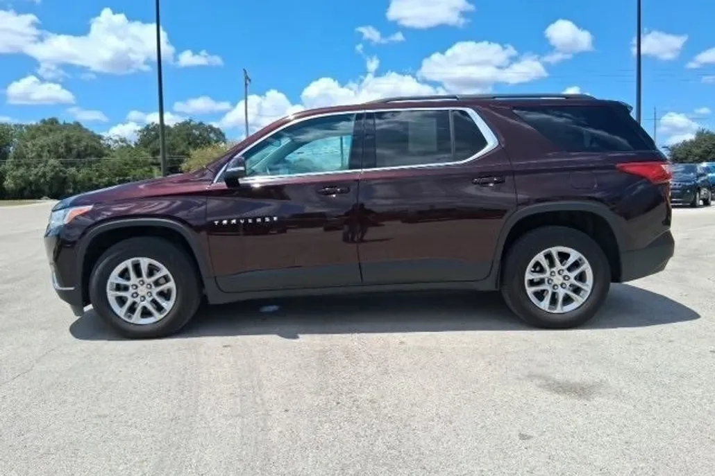 2021 Chevrolet Traverse photo 1