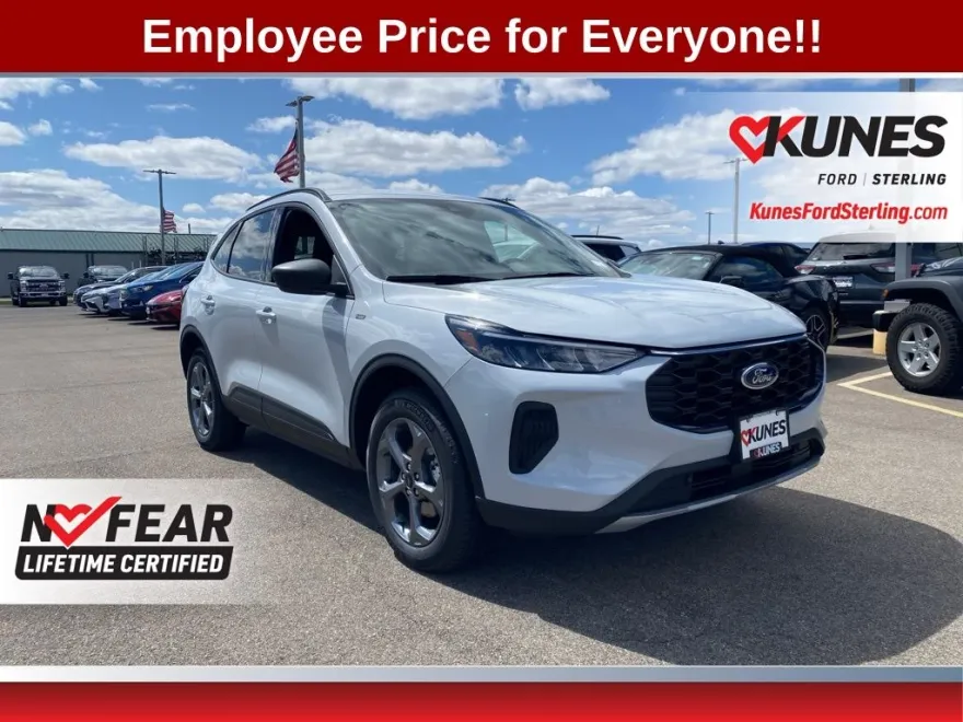 2025 Ford Escape ST-Line photo 1