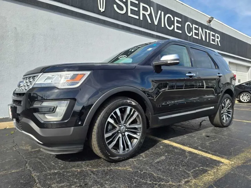 2016 Ford Explorer Platinum photo 1