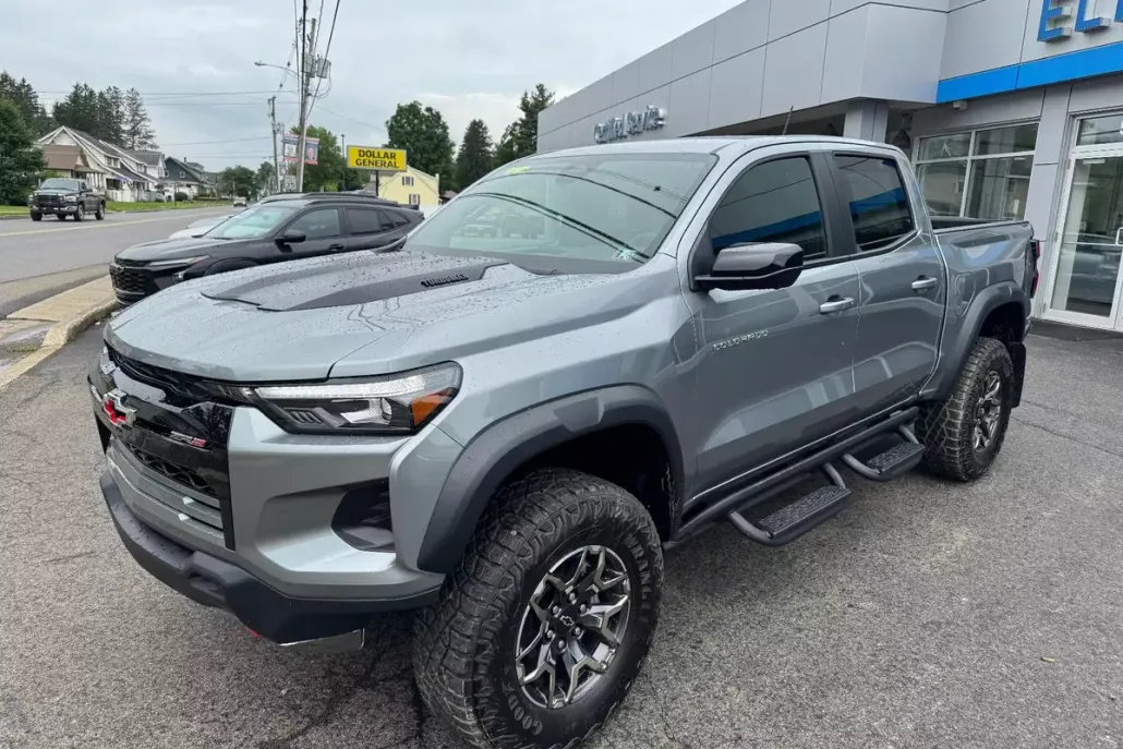 2025 Chevrolet Colorado ZR2 photo 1