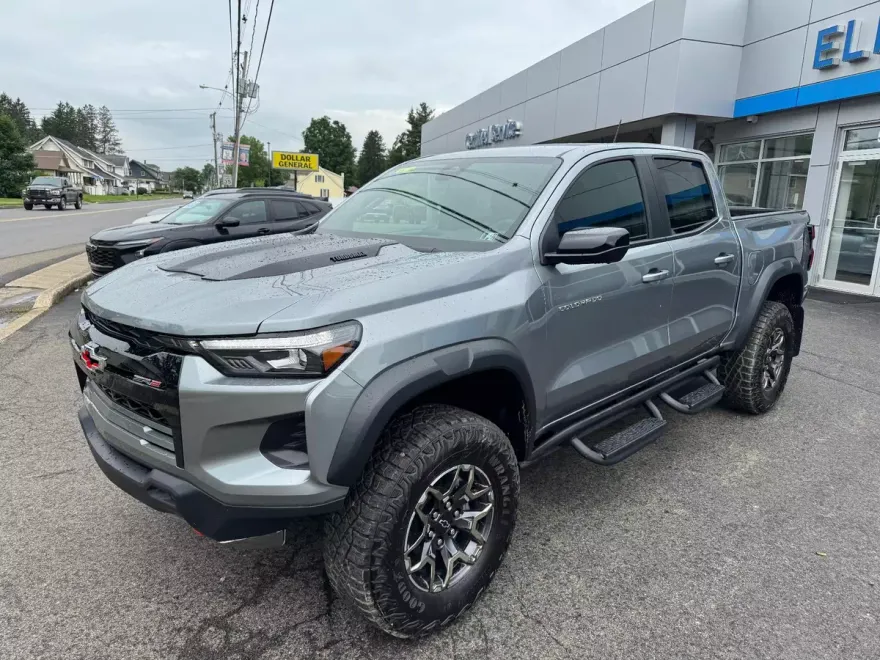 2025 Chevrolet Colorado ZR2 photo 1
