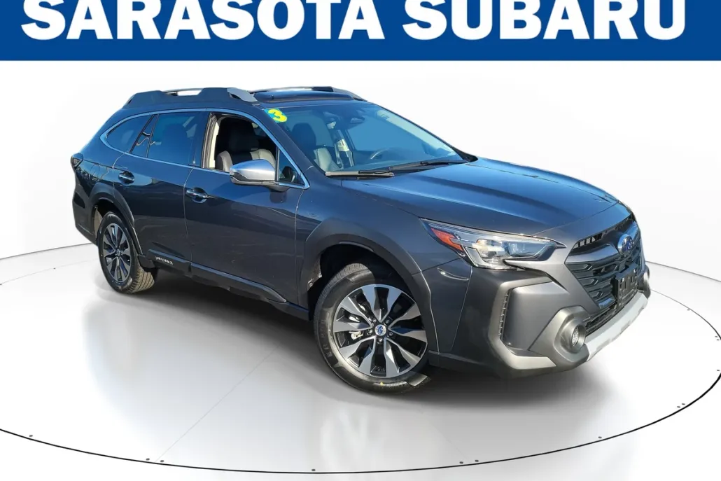 2023 Subaru Outback Touring XT photo 1