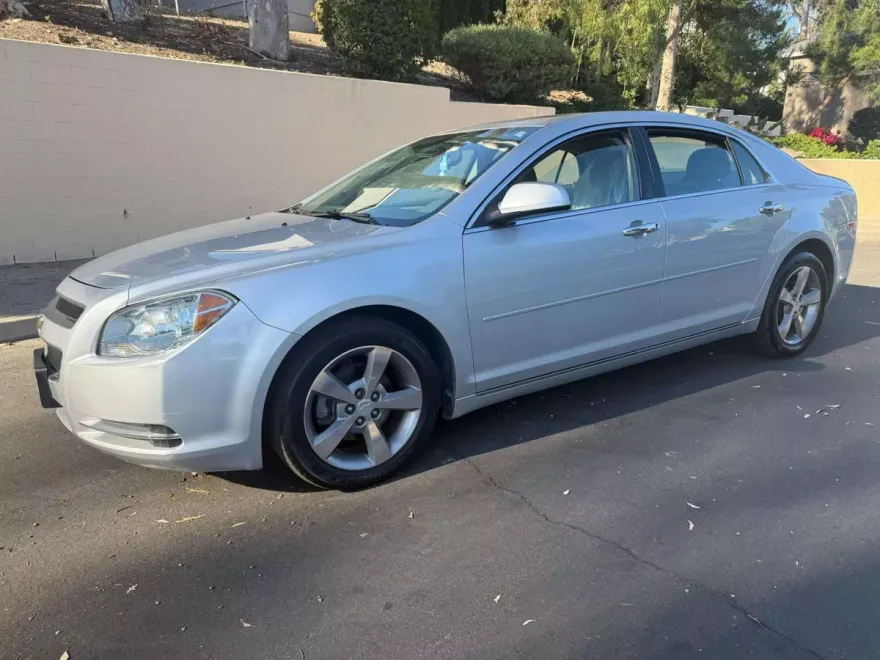 2012 Chevrolet Malibu 1LT photo 1